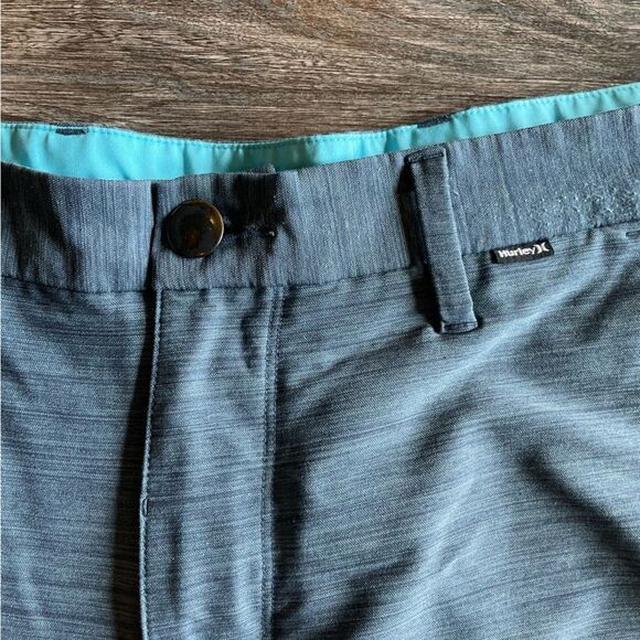 Heathered navy blue exclusive buckle Bermuda shorts - Picture 2 of 5